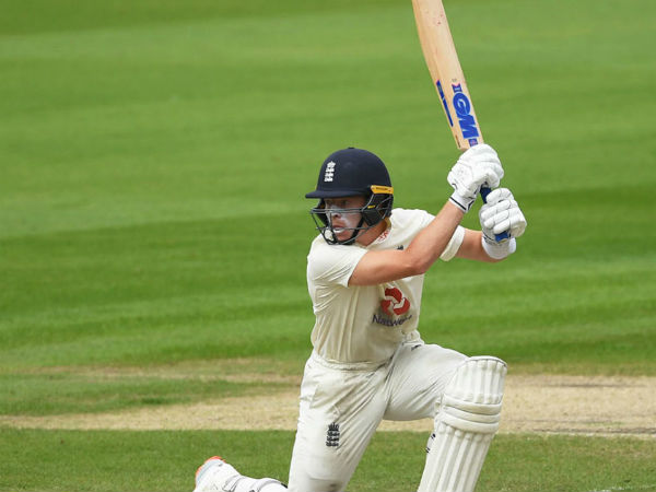 ఆదుకున్న పోప్: ఆదుకున్న పోప్: