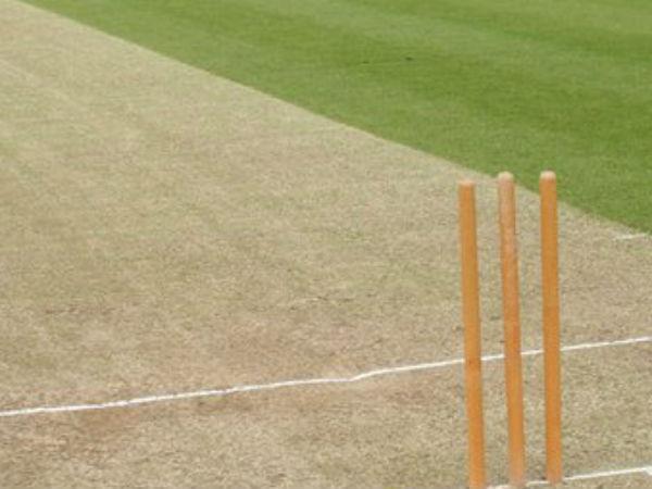 అదేపనిగా ఉమ్మి రుద్దితే: