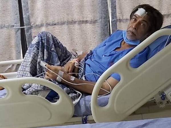 బ్యాట్ రిపేరర్ అష్రఫ్ చాచా..