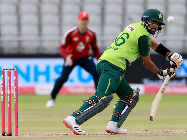 నాయకత్వ లక్షణాలే లేవు..