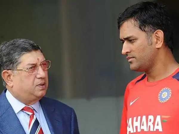 ధోనీని కెప్టెన్సీ నుంచి తప్పించాలని..