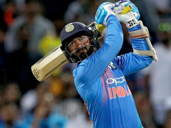 కార్తిక్‌ అలా చేయగలడా: