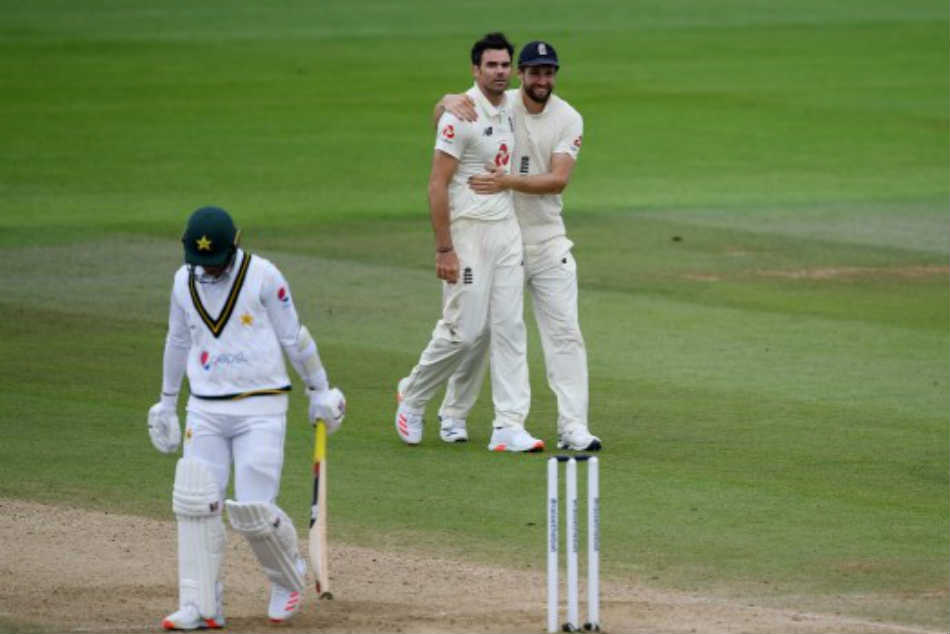 England vs Pakistan: James Anderson picks five as England enforce follow-on England vs Pakistan: James Anderson picks five as England enforce follow-on