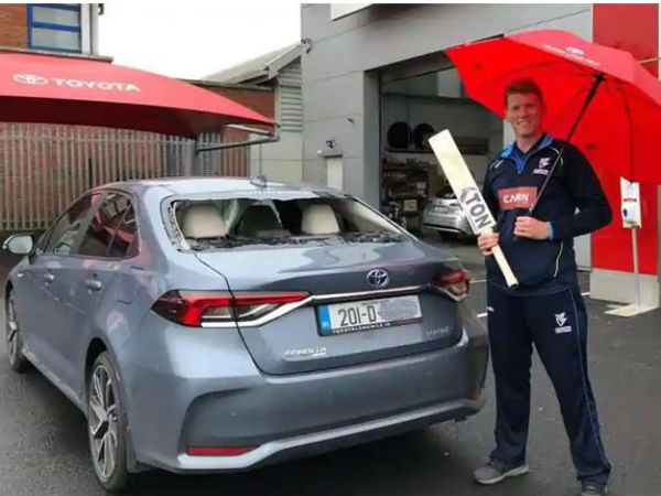  భారీ సిక్సర్ బాదాడు: