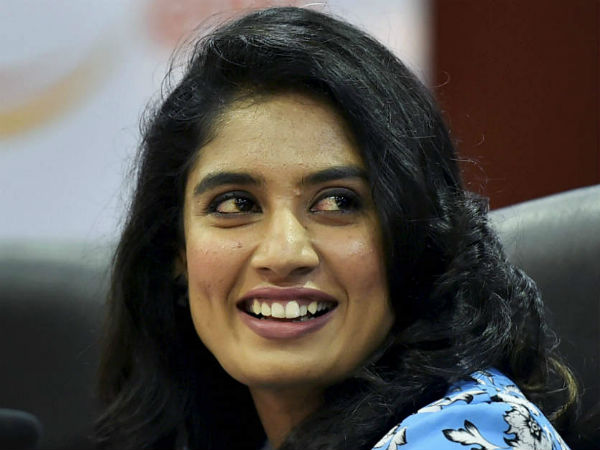 ధోనీలా ఇంకెవరూ ఉండరు: