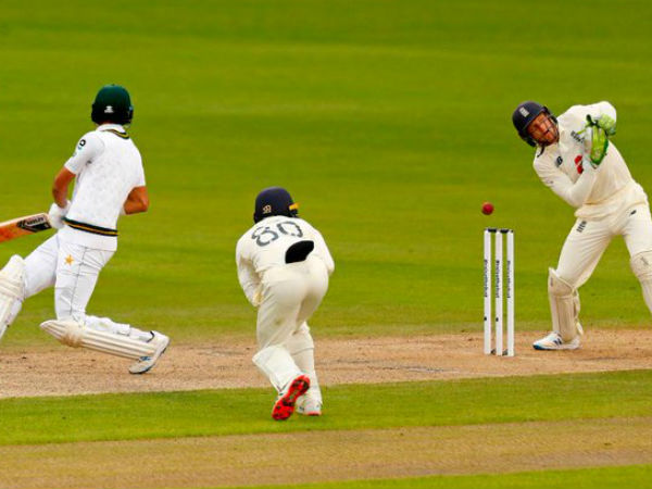 ఆదిలోనే గట్టి షాక్..