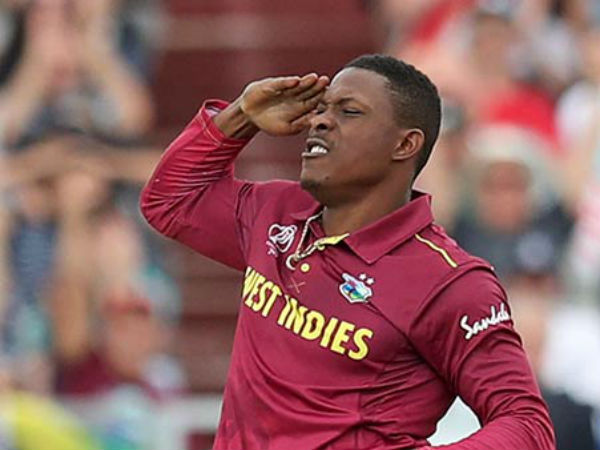 వికెట్ తీసిన ఆనందంలో సెల్యూట్: