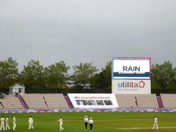  రెండో రోజు ఆటకు అంతరాయం..