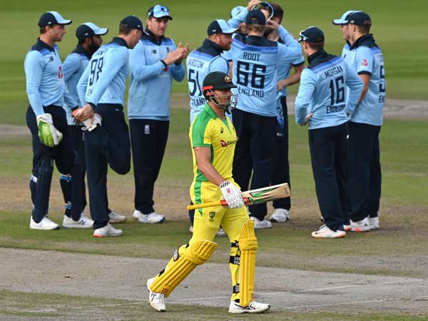 73 పరుగులకే ఆసీస్ ఐదు వికెట్లు