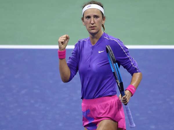 మగ బిడ్డకు జన్మనిచ్చి.. 