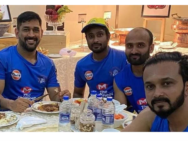 నీడలా వెంటాడుతున్న కరోనా: