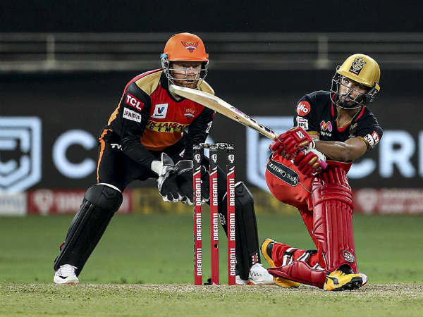  మహ్మద్ నబీని తీసుకోకపోవడం..