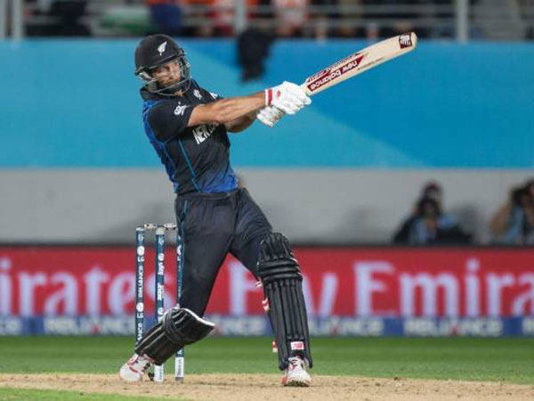 ఇలియట్‌ కొట్టిన సిక్సర్‌ను కూడా