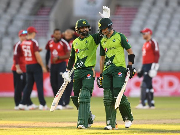 అరంగేట్ర మ్యాచ్‌లోనే హాఫ్ సెంచరీ ..