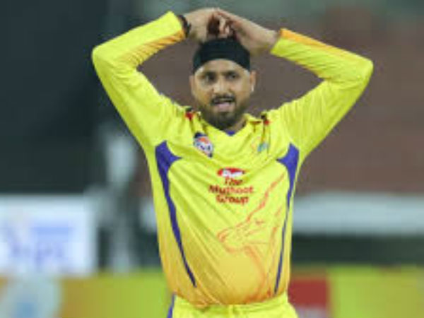  ‌కరోనా భ‌యంతోనే దూరం: