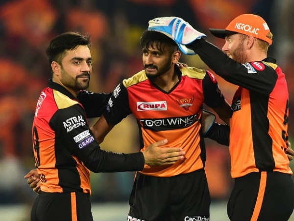 సూపర్ బౌలింగ్.. సూపర్ బౌలింగ్..