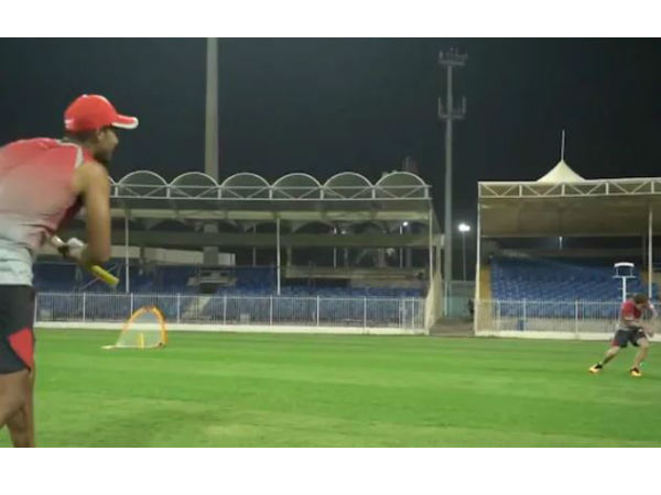 జాంటీ రోడ్స్‌కే కోచింగ్‌: