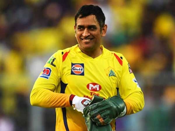 ఒప్పుకోని ధోనీ