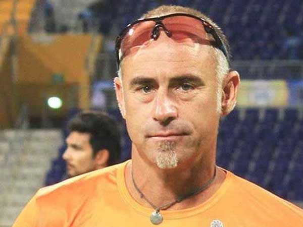 ప్రేక్షకుల్లేరు ఎలానో..