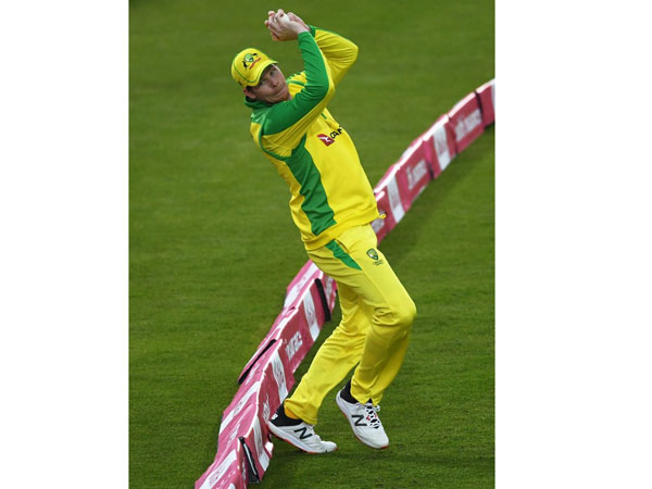 థర్డ్ అంపైర్ పరీక్షించి..