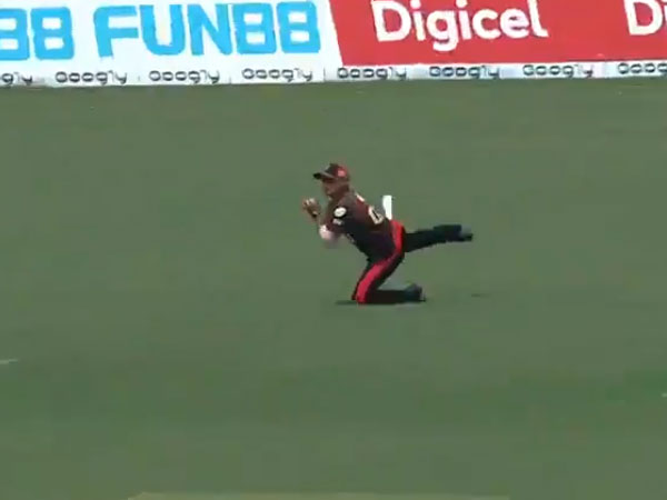 నైట్‌రైడర్స్ 10/10