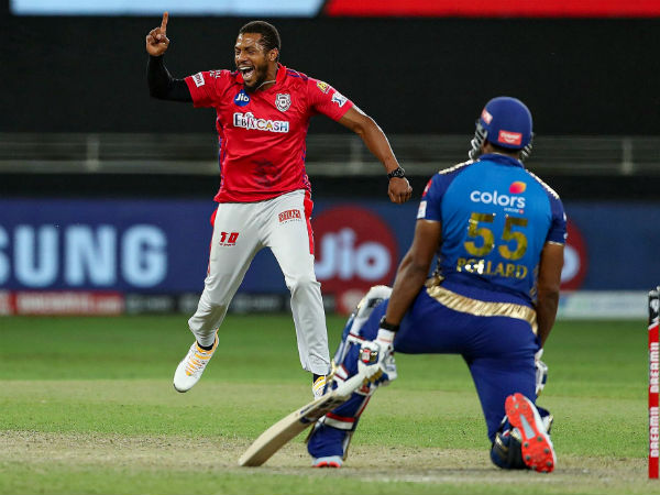 డ్రెస్సింగ్ రూమ్‌లో చర్చించి..