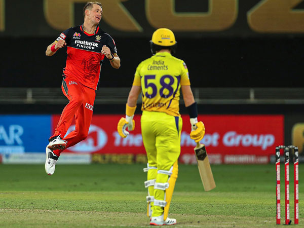 రక్షణాత్మక ధోరణిలో టాప్ ఆర్డర్..