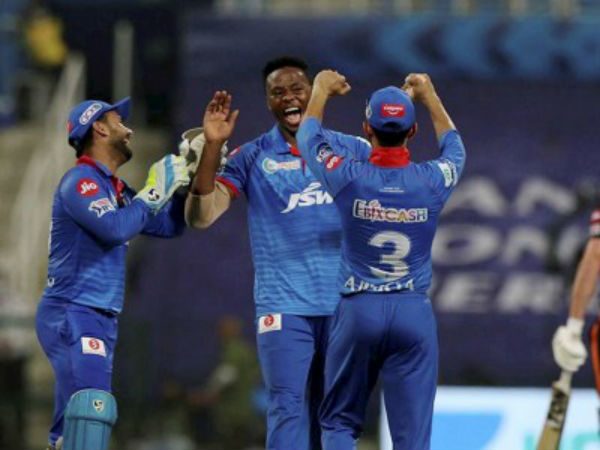  4 ఓవర్లు.. 4 వికెట్లు: