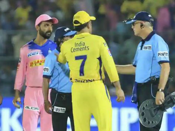  ధోనీ తీరుపై విమర్శలు..