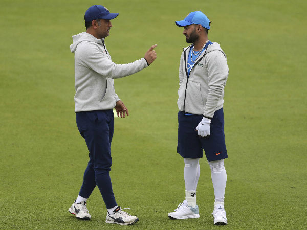 పంత్‌తో మాట్లాడిన ట్రైనర్.. 