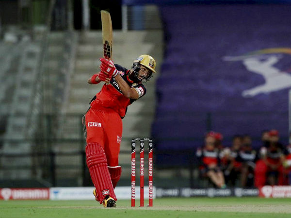 అదిరే ఆరంభం..