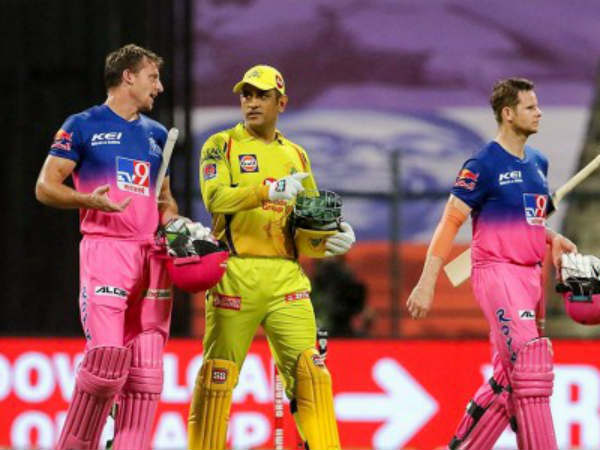 అవార్డుతో పాటు: