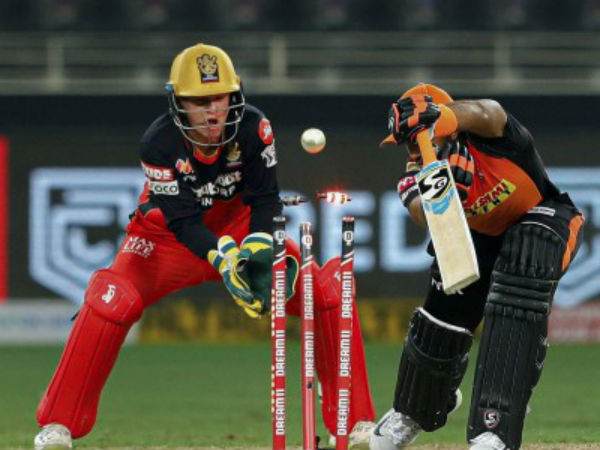 విజయ్ శంకర్ ఔట్: