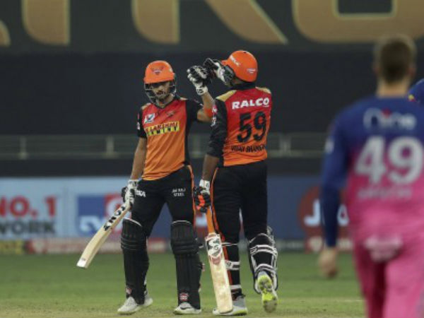 తొడ కండరం పట్టేయడంతో: