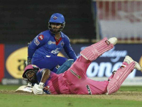 కొనసాగిన బ్యాటింగ్ వైఫల్యం..