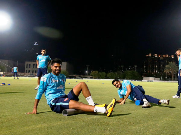 వేలంలో రూ. 20 లక్షలు: