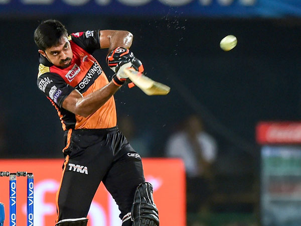 13 మందితో బరిలోకి