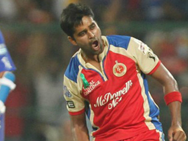 వినయ్‌ కుమార్‌ సరసన: