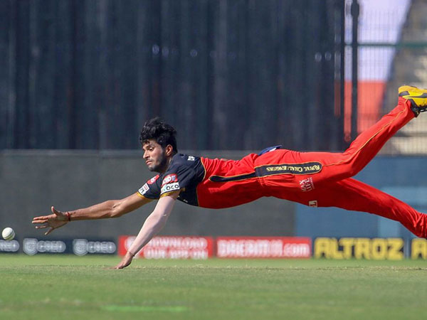 IPL 2020: RCB Spinner Washington Sundar says Playing under MS Dhoni helped me a lot