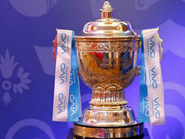 రెండు గ్రూపులుగా: