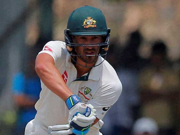 బ్యాట్ విసిరేసిన స్టార్క్