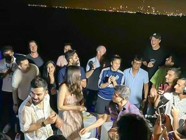 దుబాయ్‌లో బర్త్‌డే వేడుకలు..