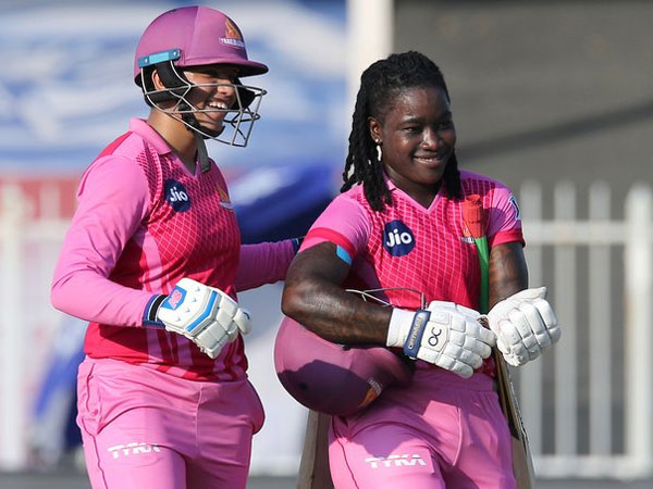 డాటిన్‌, ఘోష్ మెరుపులు