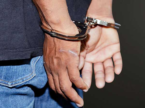 వ్యక్తిగత కారణాలతో