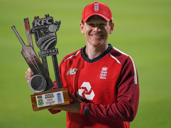 3సి, 4ఇ అంటూ రహస్య సందేశాలు