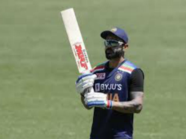 ఒకే బౌల‌ర్‌కు: