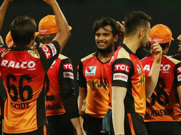  వేలంలో రూ. 3 కోట్లు