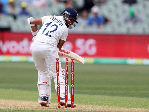 పృథ్వీ షా, సాహా ఔట్..