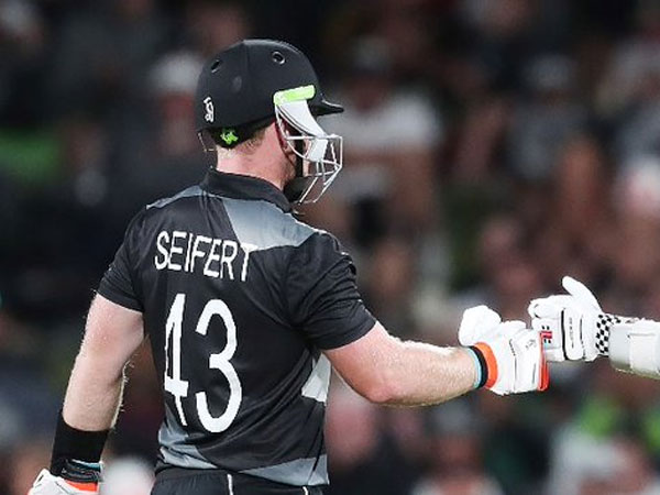  సీఫెర్ట్ హాఫ్ సెంచరీ