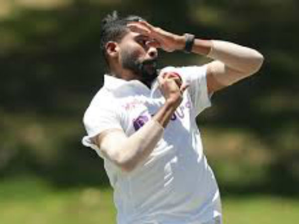 సిరాజ్‌కు తొలి వికెట్: